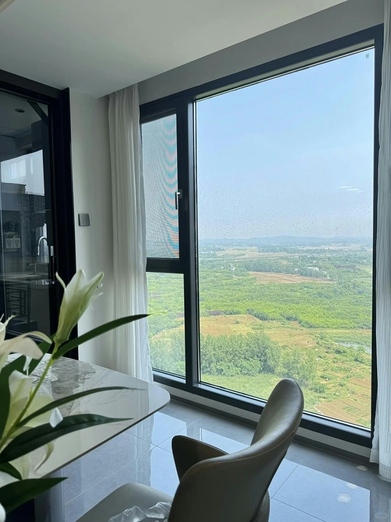 如果你家也有一扇綠意翻涌的春日限定窗景_1_伊盾門窗_來(lái)自小紅書網(wǎng)頁(yè)版